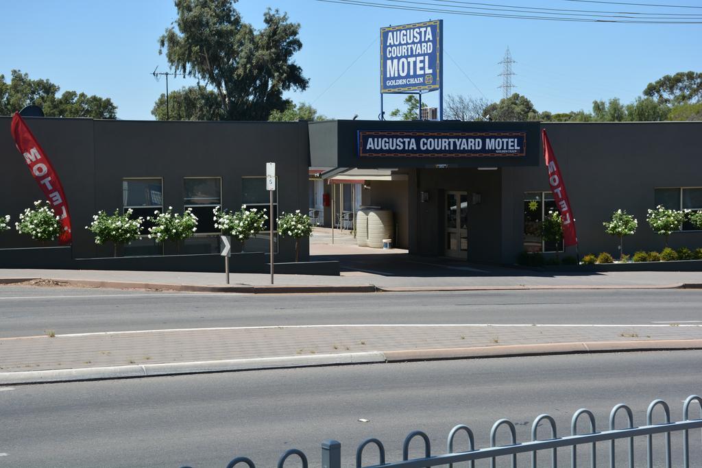 Augusta Courtyard Motel พอร์ตออกัสตา ภายนอก รูปภาพ