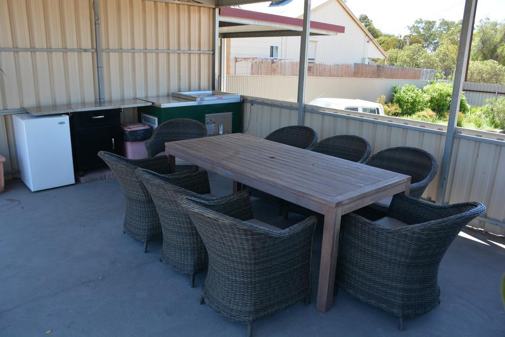 Augusta Courtyard Motel พอร์ตออกัสตา ภายนอก รูปภาพ